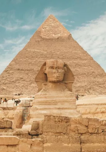 Pyramides